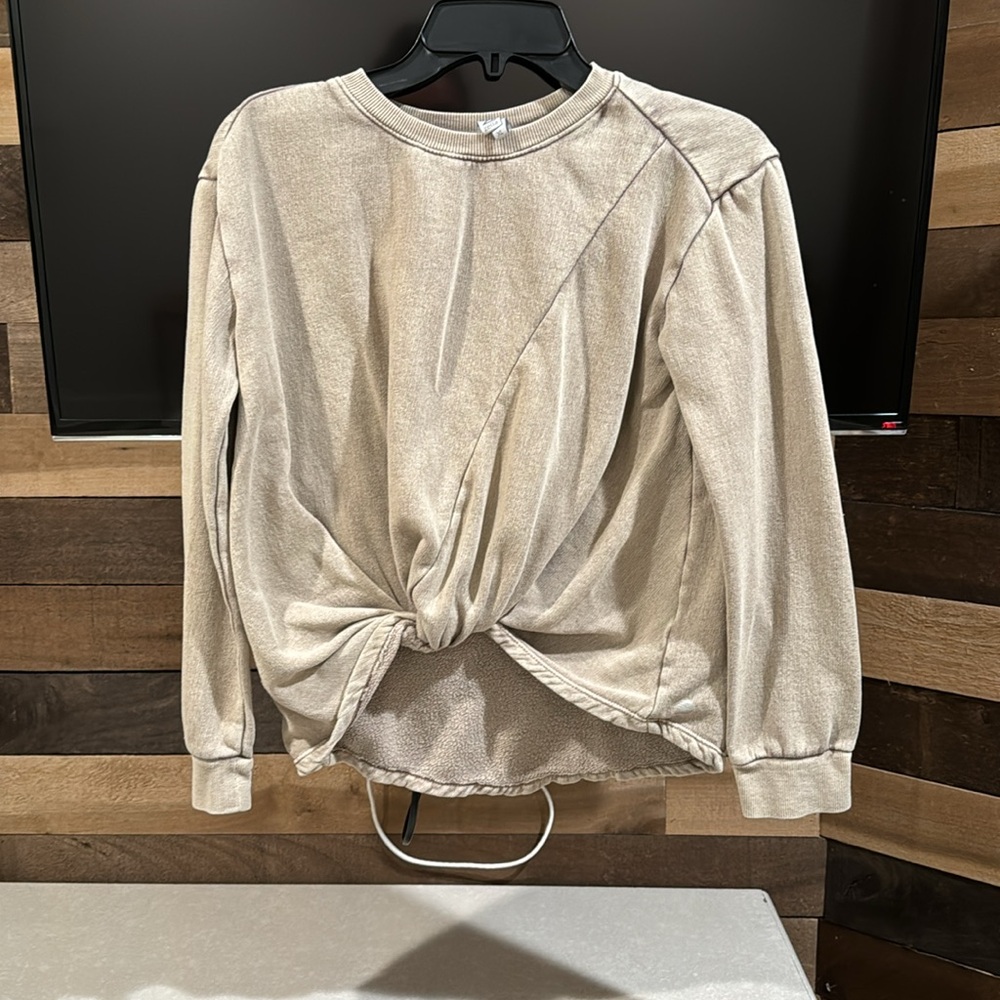 Long sleeve top